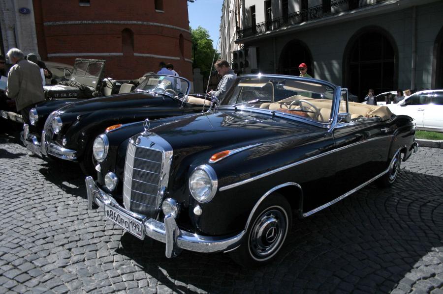  Mercedes-Benz 220S 1956 года  (фото 11 из 19)